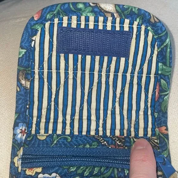 Vera Bradley RARE Animal Kingdom RETIRED Print Bi-Fold Wallet - Picture 7 of 10